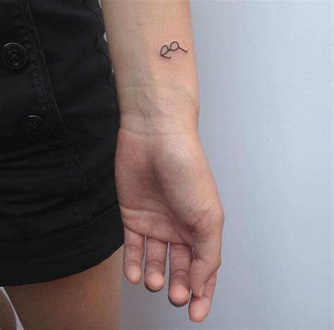 51 Tiny Tattoos Youre Going To Be Obsessed With Tattooblend