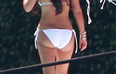 Pics Kim Kardashian Bikini Butt Cellulite Backlash ‘crushed