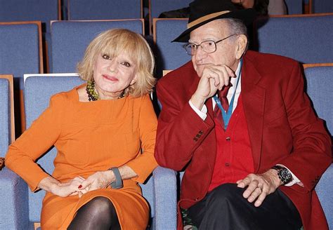 Jun 06, 2021 · teddy reno, pseudonimo di ferruccio merk ricordi, è nato a trieste l'11 luglio 1926 ed è un cantante, produttore discografico e attore italiano. Rita Pavone Teddy Reno matrimonio, il padre ammette "Con ...