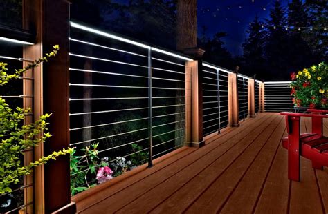 There are different types of solar deck lights, with some coming with batteries while others do not have a battery. Feeney LED Deck Lighting - Concord Carpenter