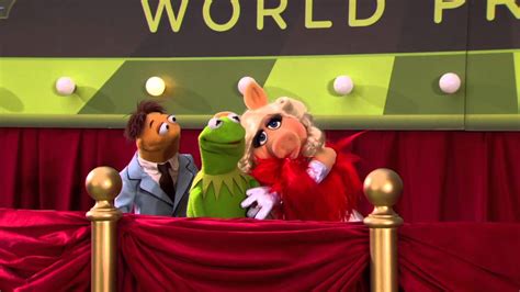 The Muppets Premiere Interview With Walter Kermit And Miss Piggy