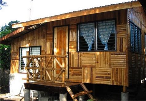 Rumah bambu sederhana sangat identik dengan keasrian dan jika eksterior anda sudah tepat, anda perlu membuat desain interior yang serasi juga. Contoh Desain Rumah Dengan Menggunakan Bambu | rumahku