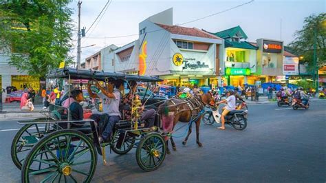 Everything You Need To Know About Malioboro Shopping In Yogyakarta