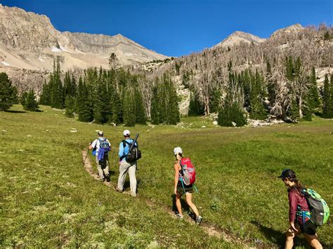 Day Hiking in Idaho's Sawtooths | Sawtooth Mountain Guides