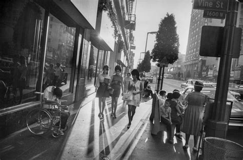 5 Garry Winogrand Street Photography Composition Lessons