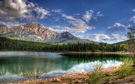 Patricia Lake Jasper Canada 121900