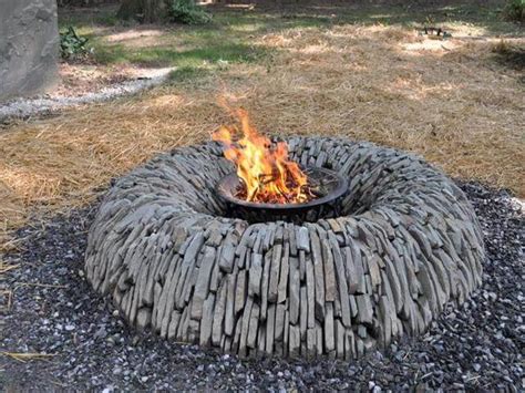 They are lovely and make your backyard a more beautiful and pleasant. 10 DIY Easy Fire Pit Design Ideas | DIY to Make