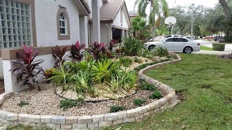 Gorgeous garden and front yard landscaping ideas that help highlight the beauty and architectural features your house. Landscaping Ideas for Front of House That Will Inspire You ...