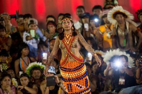 Jogos Mundiais dos Povos Indígenas reúne integrantes de países Fotos UOL Notícias