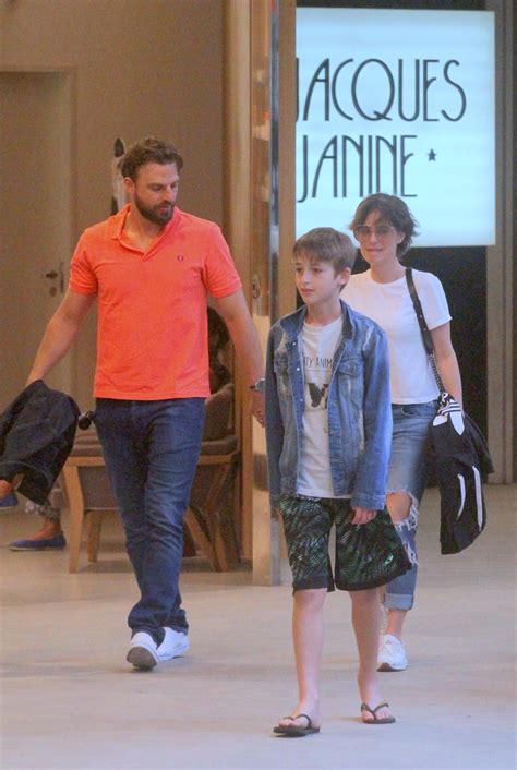 Casio edifice saatler, orjinal ve kaliteli modelleri ile saat kategorisinde sizi bekliyor! Em harmonia! Cássio Reis é fotografado em shopping com ...