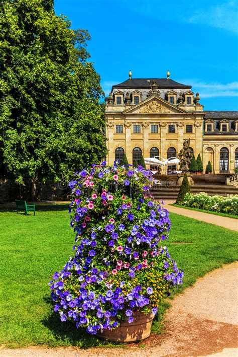 Seit über 10 jahren wird im historischen kieler schlossgarten ein über 25000. Schloss-Garten In Fulda, Deutschland Stockfoto - Bild von ...