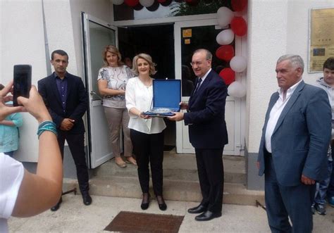Turski ambasador posjetio OŠ Prača i donirao minibus Avaz