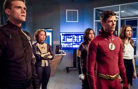 the flash star hartley sawyer fired after offensive tweets resurface