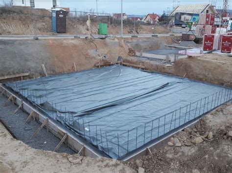Die entscheidung, ob das neue haus auf einer bodenplatte oder auf einen keller gebaut wird, hängt nicht nur alleine von den kosten ab. Bodenplatte Kosten