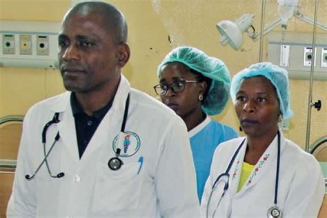 Sindicato Acusa Governo Angolano De Discriminar Médicos Nacionais Angola24horas Portal De