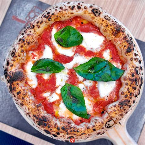 Neapolitan Pizza Lets Debunk Clichés And Certainties Of The