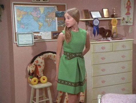 Marcia In One Of Her Trademark Dresses The Green One With Matching Belt And Hem The Brady