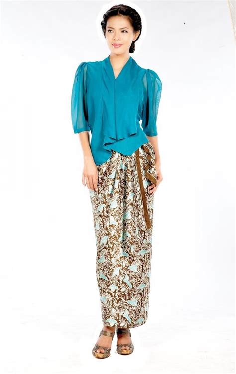 20 model baju brokat atasan yang lagi booming. Pin oleh Anrika Simatupang di Kebaya and Batik | Pakaian ...