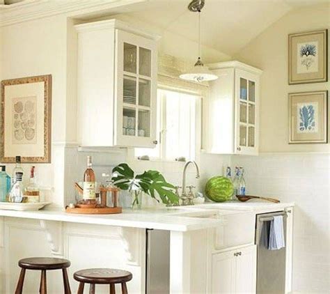 From traditional to contemporary, rustic farmhouse, shaker, or sleek and streamlined transitional looks, a kitchen anchored with versatile white cabinetry brings a crisp, fresh appeal to a range of design styles. White Cabinet Practical Small Kitchen Design Layout ...
