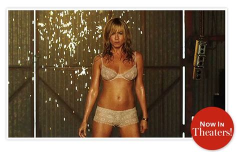 We Re The Millers Out Today Jennifer Aniston And The Cast On Her Big Stripper Dance Scene
