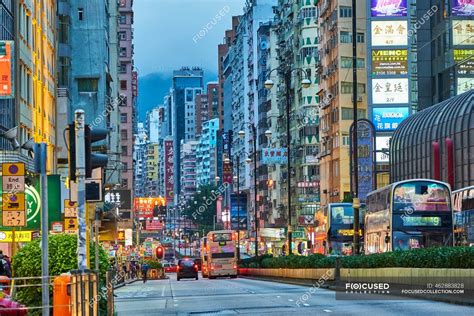 Street At Kowloon In The Evening Hong Kong China — Building Main