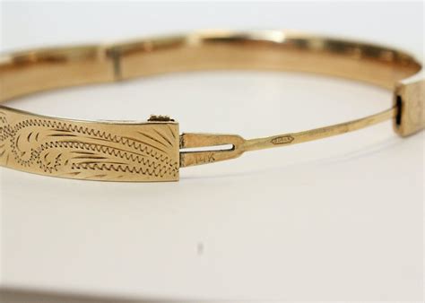 14k Yellow Gold Vintage Engraved Bangle Bracelet Ebth