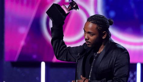 Kendrick Lamar Scores 5 Grammy Wins At 2018 Awards