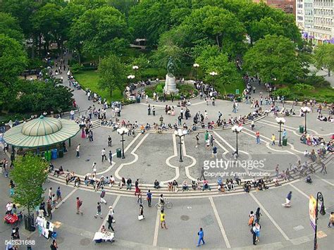 Union Square New York City Photos And Premium High Res Pictures Getty