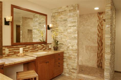 15 Bathrooms With Beautiful Stone Backsplash