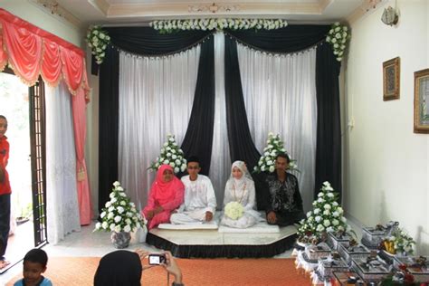 We did not find results for: Bridal D` Ina Pengantin: Galeri Mini Pelamin Tema Hitam Silver
