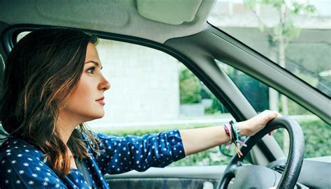 Study Shows Women Drive Better Than Men Drivemag Cars