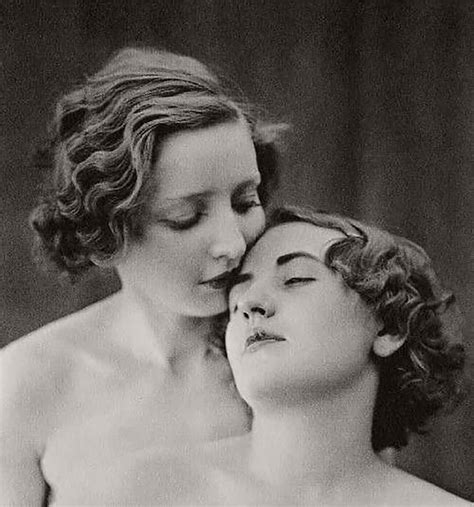 Download 1920s Sensual Lesbians Old Picture