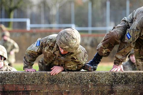 Investigation into the British Army's Recruiting Partnering Project - National Audit Office (NAO 