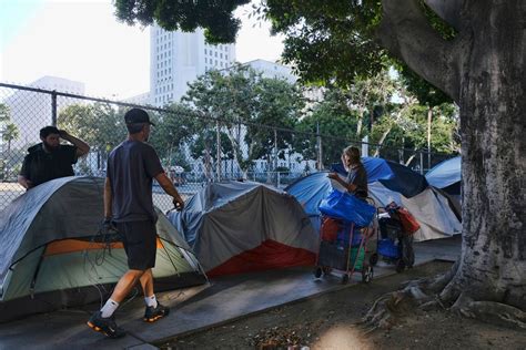 Trump Officials Get Look At Los Angeles Homeless Crisis