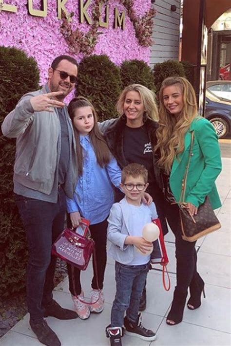 Dani Dyer Surrounded By Her Family As They Celebrate Mother S Day OK