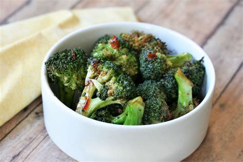 Crispy Air Fryer Broccoli With Sweet Chili Sauce