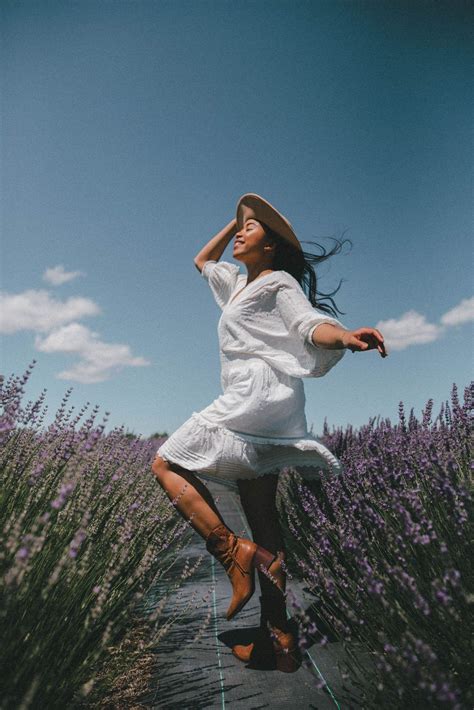 10 Lavender Field Photo Shoot Ideas Emmas Edition