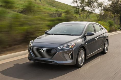 2018 Hyundai Ioniq Hybrid Review Still At The Head Of The Mpg Pack