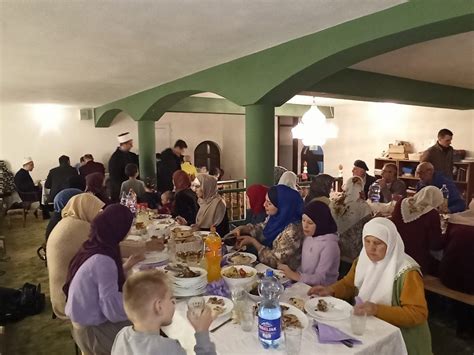 Iftar U Sofi Mehmed Pašinoj Džamiji Medžlis Islamske Zajednice Banja Luka