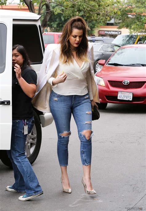 Khloe Kardashian In Tight Ripped Jeans 09 Gotceleb