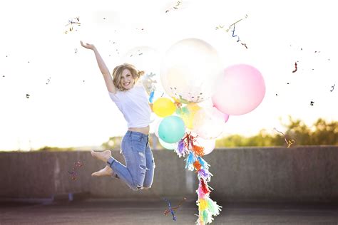 Girl Senior Pictures Outdoor Photography Natural Light Balloons