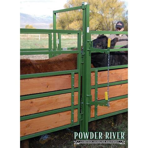 Powder River Deluxe Portable Cattle Chute Alley Bow