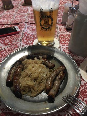 In the middle of munich and right beside the cathedral, the church of our lady, there is one of the city's most original and traditional public houses: Вывеска на стене - Bild von Gaststätte Nürnberger ...