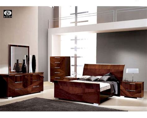 modern bedroom set  high gloss walnut finish