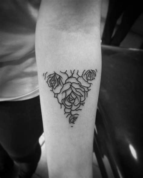 rose-tattoos-arm-design-2-lava360-tattoo-arm-designs,-rose-tattoos,-rose-tattoos-for-men