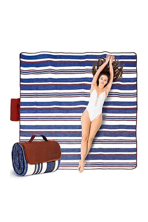 11 Best Picnic Blankets For All Your Outdoor Activities