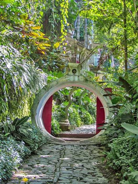 Top 10 Unusual Gardens Around The World Weird And Wonderful Pintere
