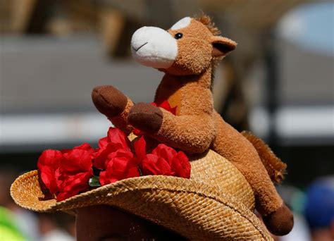 These Kentucky Derby Hats Are Totally Absurd And Undeniably Amazing