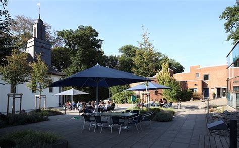 Sie möchten im voraus für die nächsten tage den abfahrtsplan erfahren? Marktplatz Richtung Kapelle - Picture of Haus Venusberg ...