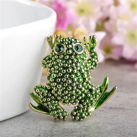 Blucome Fashion Toad Frog Brooch Green Eyes Animal Brooches Women Kids